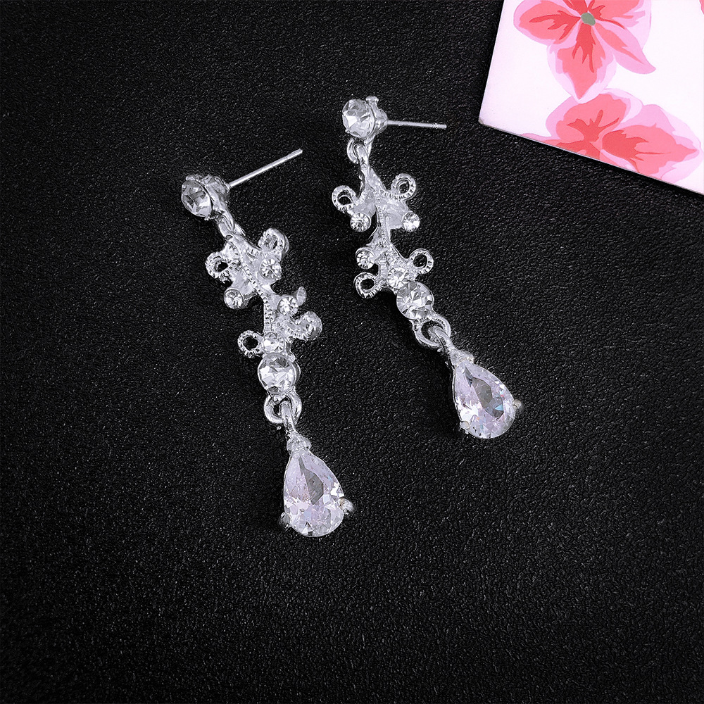 SET002 เครื่องประดับ 3 ชิ้น มงกุฎ สร้อยคอ ต่างหู จัดเซทสวยงาม สินค้าพร้อมส่งจากไทย