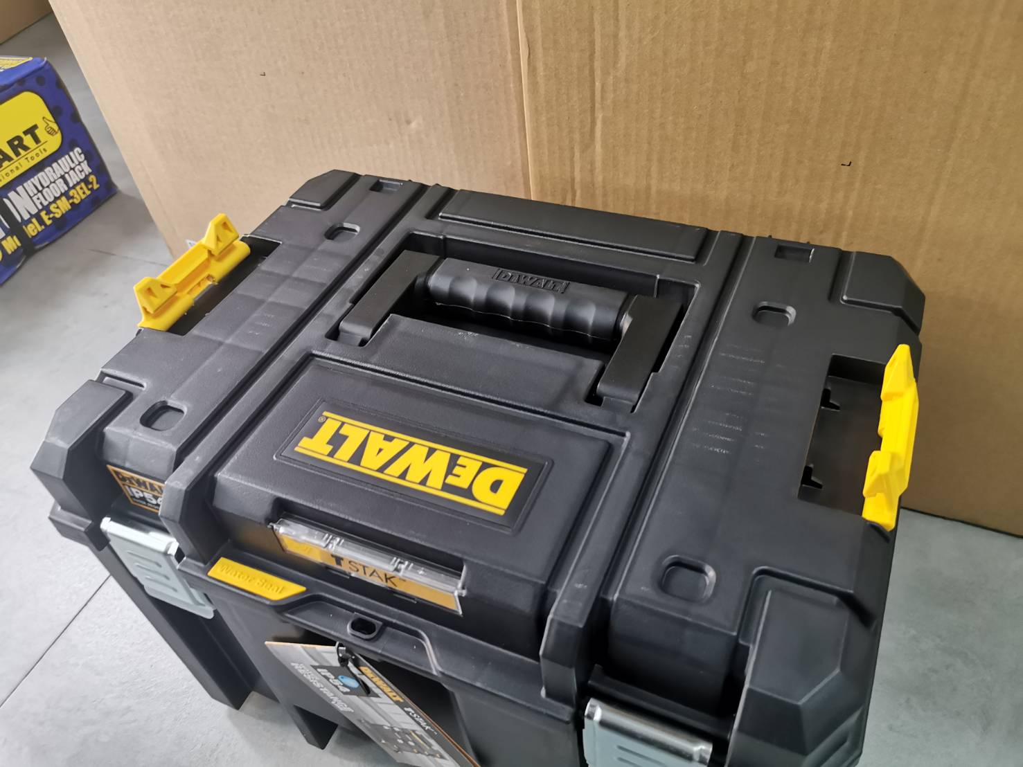 กล่องใส่เครื่องมือ+ถาด DWST83346-1 DEWALT T-STAK