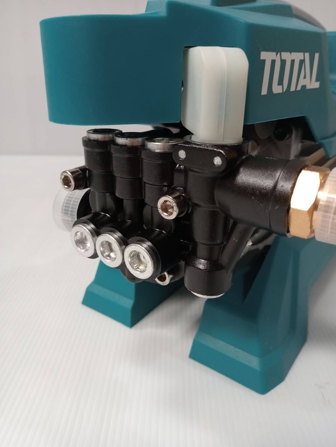 เครื่องฉีดน้ำแรงดันสูง 27.5 Bar TGTK14105 TOTAL