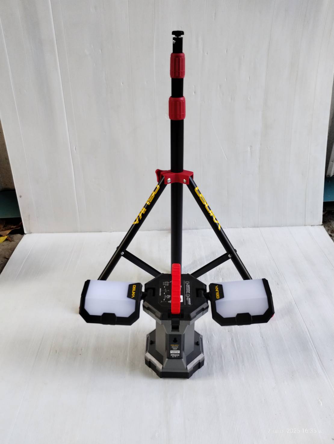 OSUKA ไฟส่องพื้นที่ 3 ขา LED 20V 2in1 OCL316-N (ตัวเปล่าพร้อมขาตั้ง)