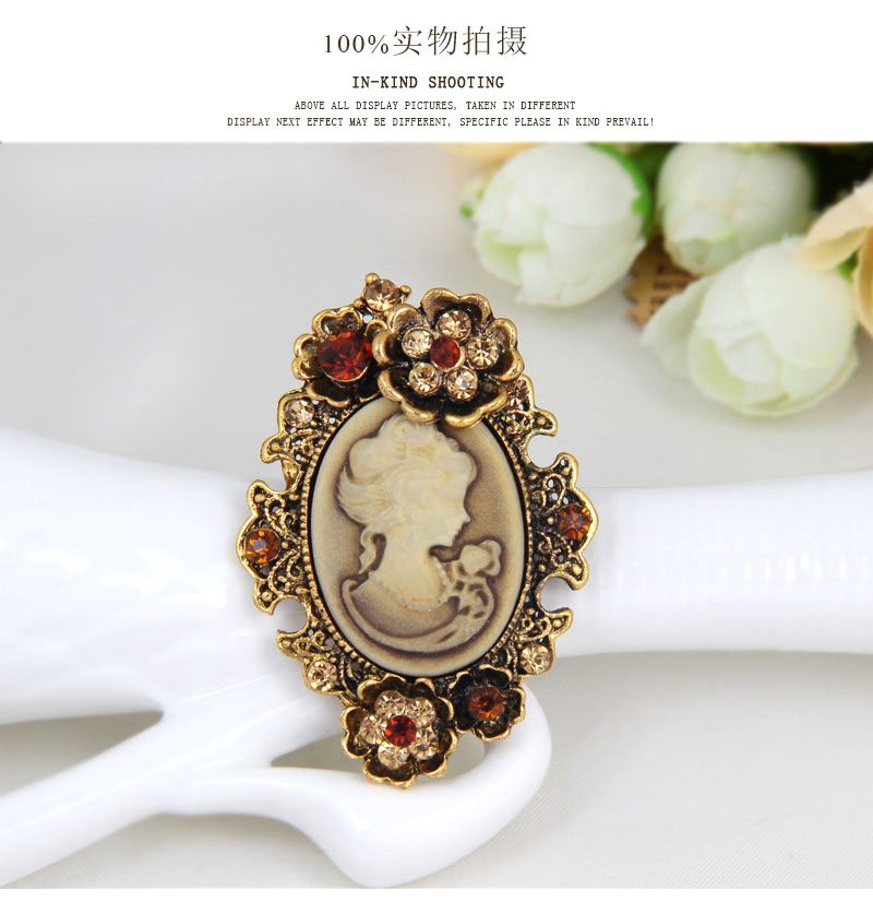 (พร้อมส่ง) เข็มกลัด 069