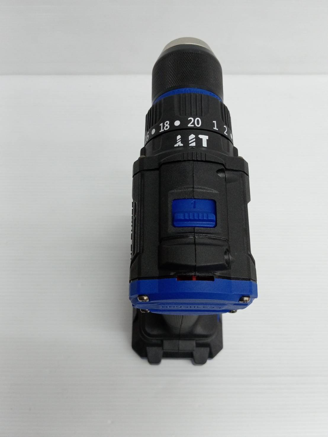 TEXUS BULL สว่านกระแทกไร้สาย คอสั้น 55Nm 20V แบตเตอรี่ 2.0Ahx1 Impact Drill TX-9632