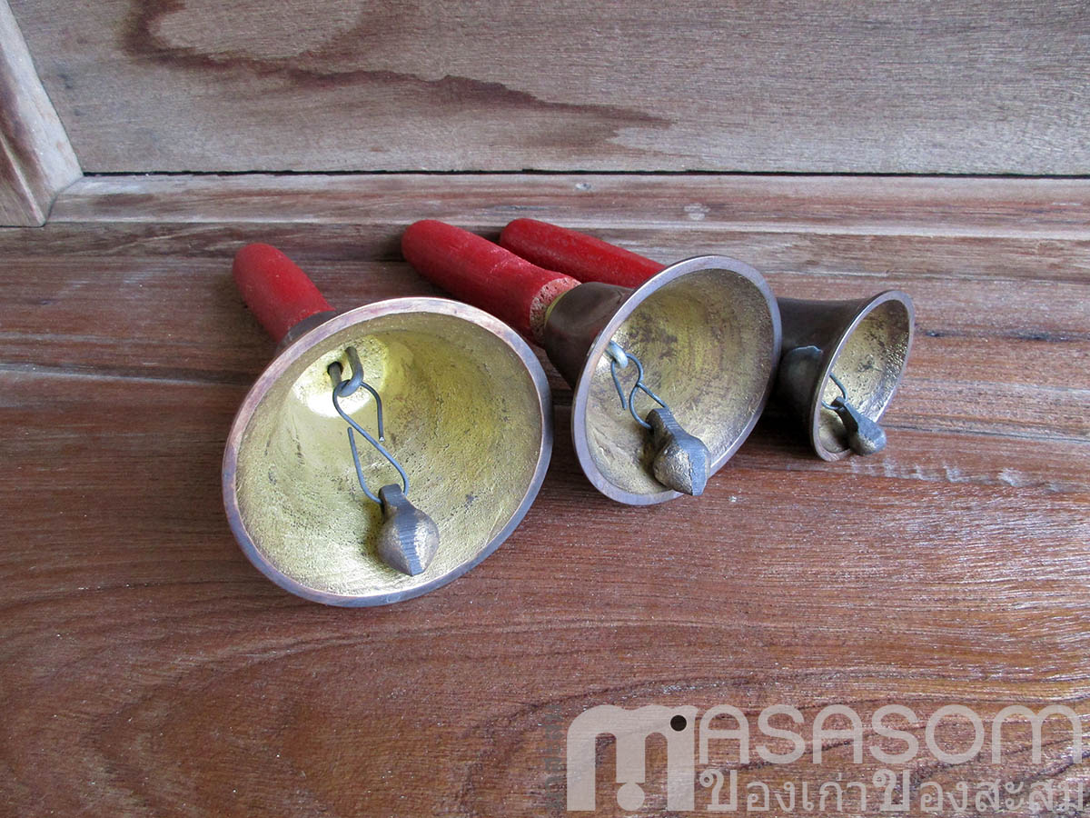 กระดิ่งทองเหลืองด้ามไม้