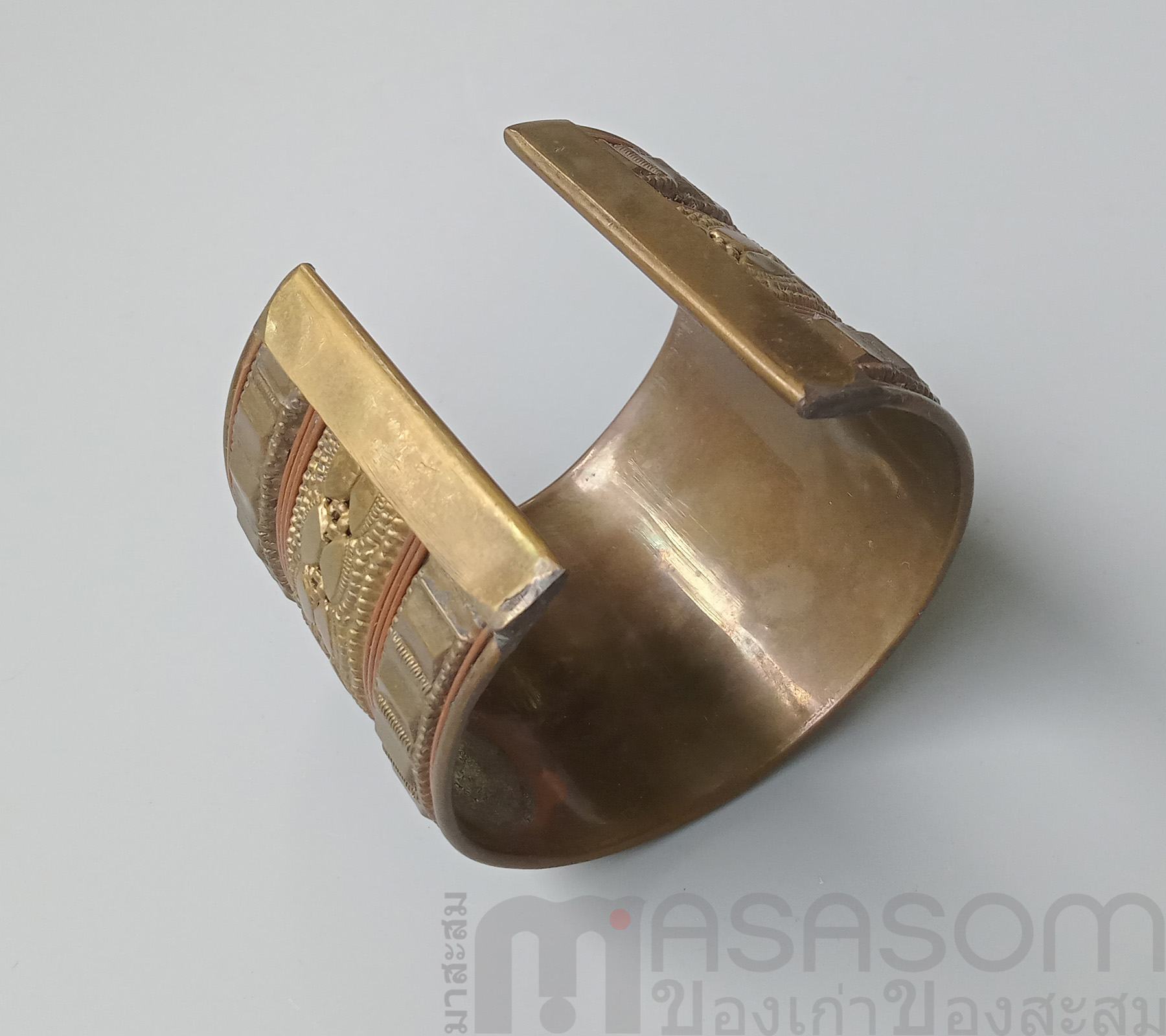 กำไลทองเหลืองของเก่า