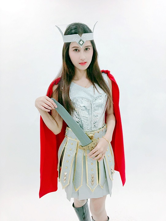 ชุดนักรบโรมันหญิงสีเงิน