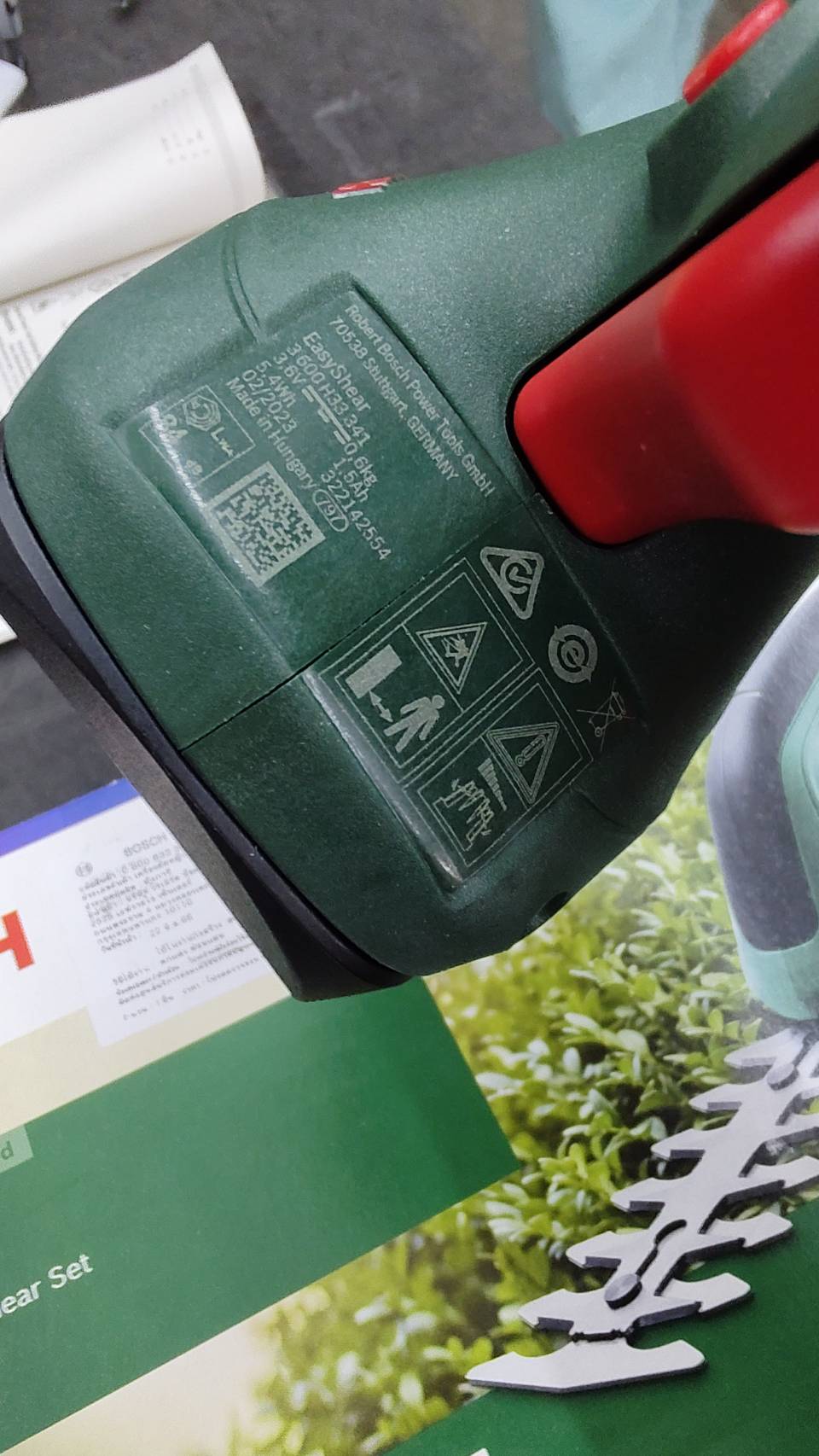 เครื่องตัดแต่งกิ่ง3.6V EasyShear BOSCH