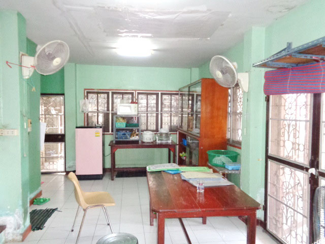 🚩H1252 ขายทาวน์โฮม 3ชั้น 26.5 ตารางวา หลังมุม หมู่บ้านวรารักษ์ ซอยเลียบคลองสอง27 ใกล้ซาฟารีเวิลด์ เขตคลองสามวา