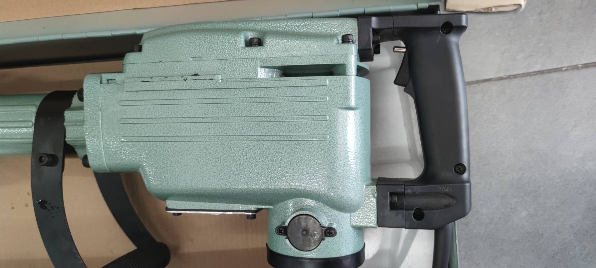 BL-65 สกัดไฟฟ้า รุ่น 65A BERALA รุ่น2000W