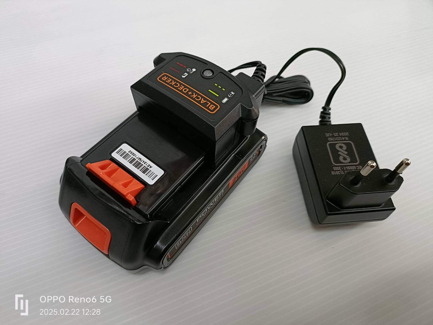 เครื่องดูดฝุ่นมือถือไร้สาย 20V BCHV001D1E-B1 BLACK&DECKER