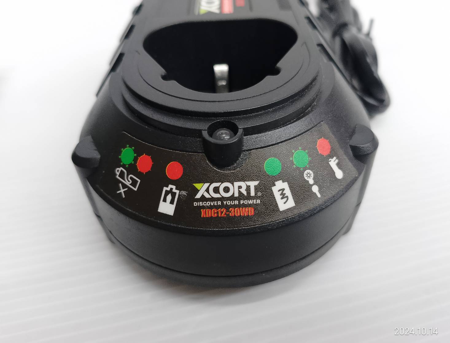 XCORT เครื่องเจียร์สายอ่อนไร้สาย XDC12-050KIT แบตลิเธียม 12V (1 ก้อน) ปรับระดับได้ พร้อมใบเจียร์ ใบขัด