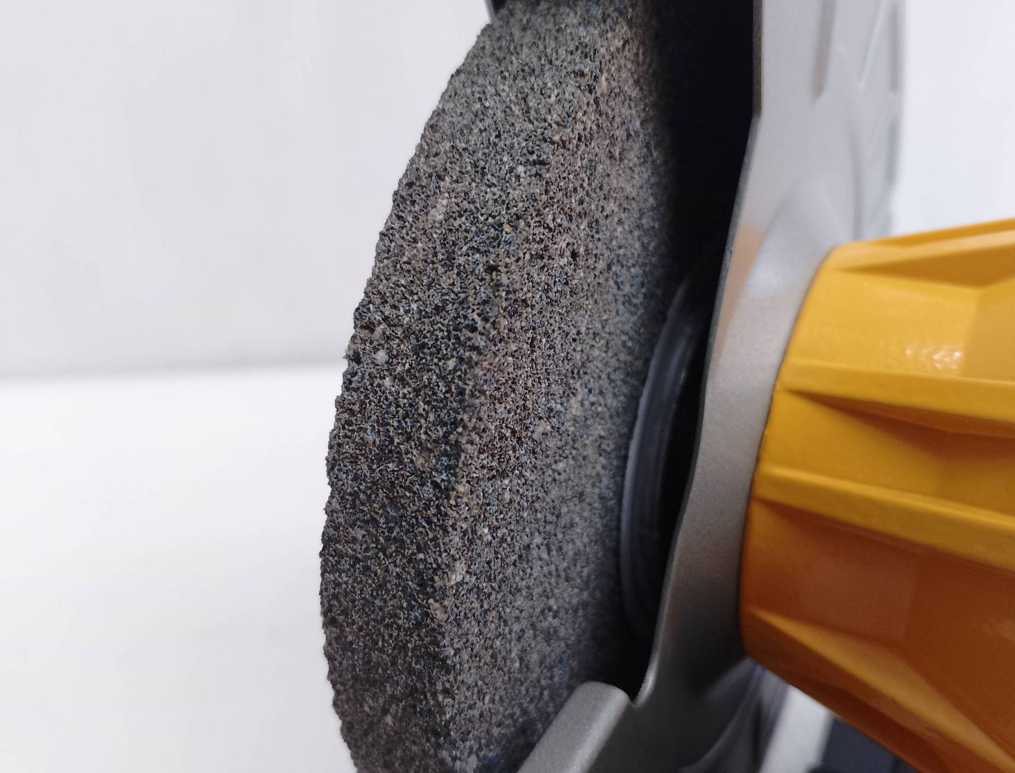 INGCO มอเตอร์หินไฟ รุ่น BG61502 ขนาด 6"