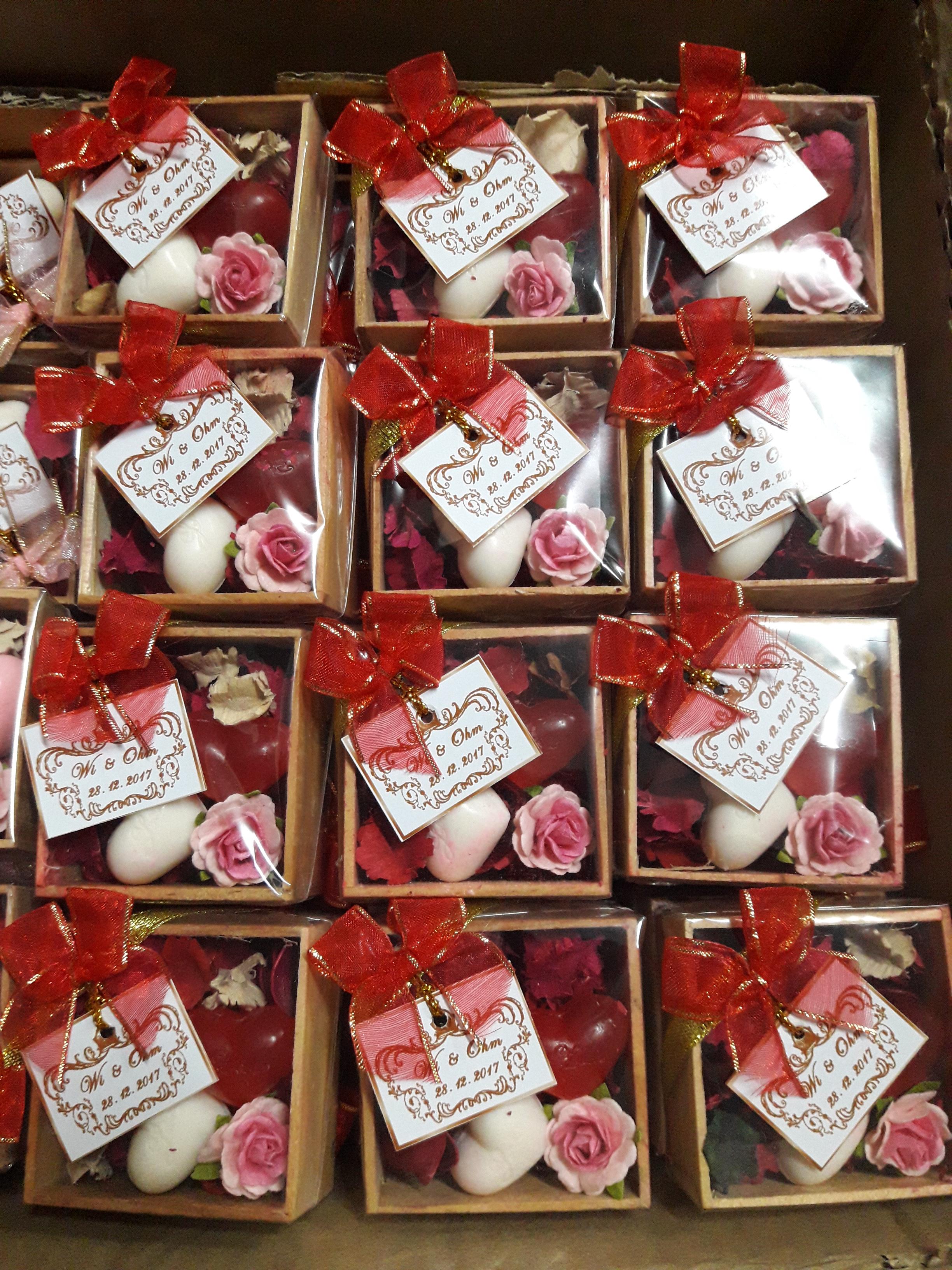 สบู่รูปหัวใจคู่พร้อมบุหงา ใส่กล่องไม้