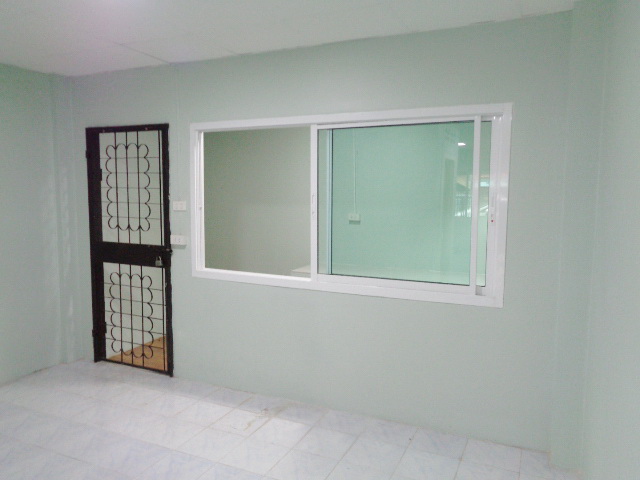 H1123 ขายทาวน์เฮ้าส์ 2 ชั้น 16 ตร.วา หมู่บ้านจินดาทาวน์ หลังมุม รีโนเวทใหม่ ซอยคู้บอน 27 แยก 56 (รามอินทรา กม. 8)