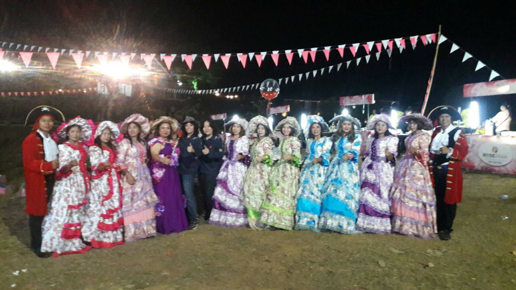 ชุดเจ้าหญิงอังกฤษ / ชุดผู้ดีอังกฤษ