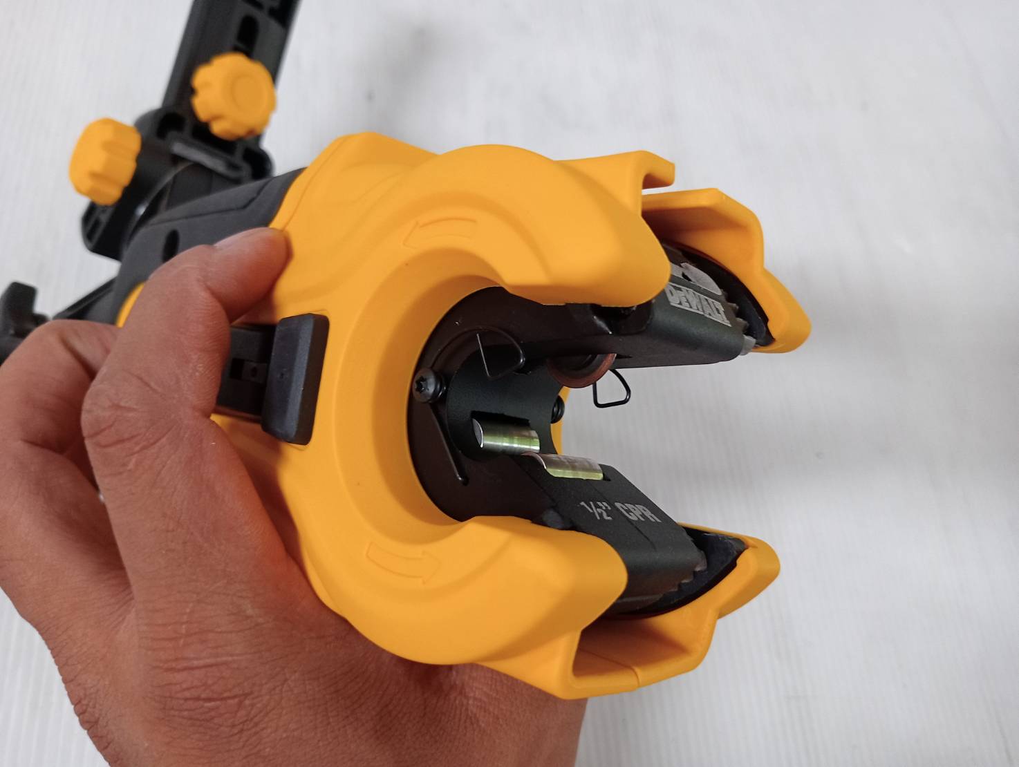 DEWALT อุปกรณ์เสริมสำหรับแปลงเป็นเครื่องตัดท่อทองแดง DWACPRIR