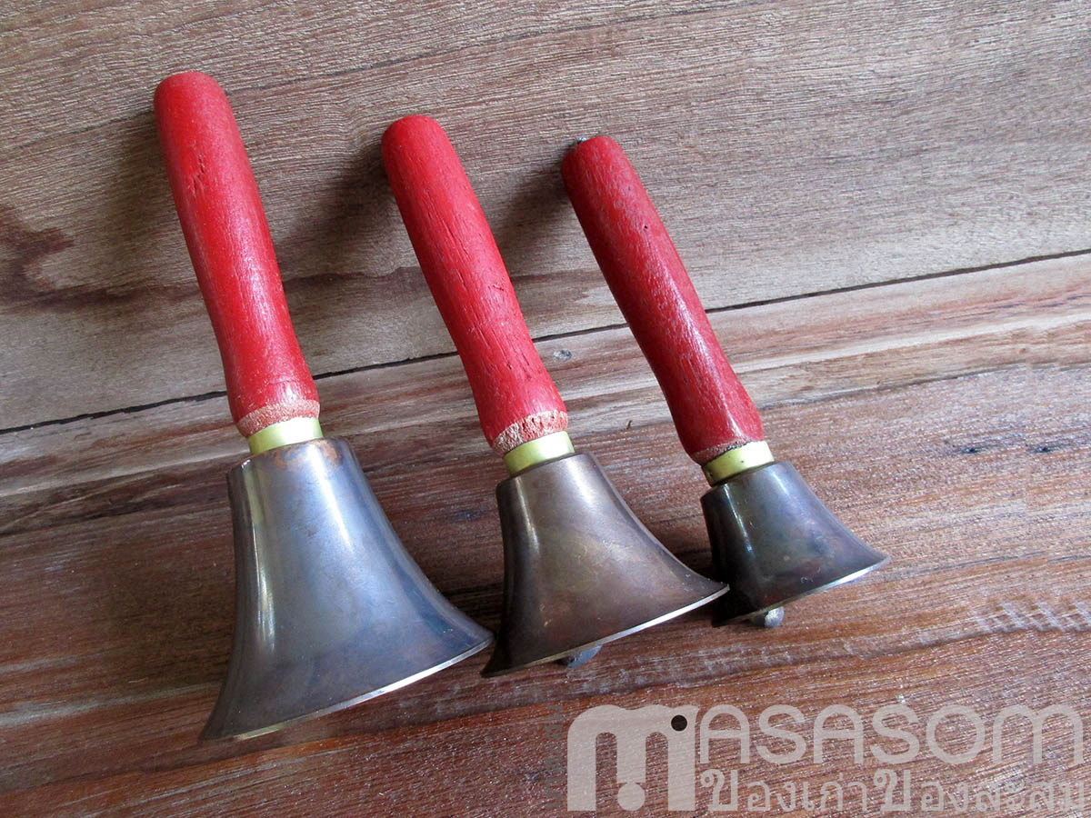 กระดิ่งทองเหลืองด้ามไม้