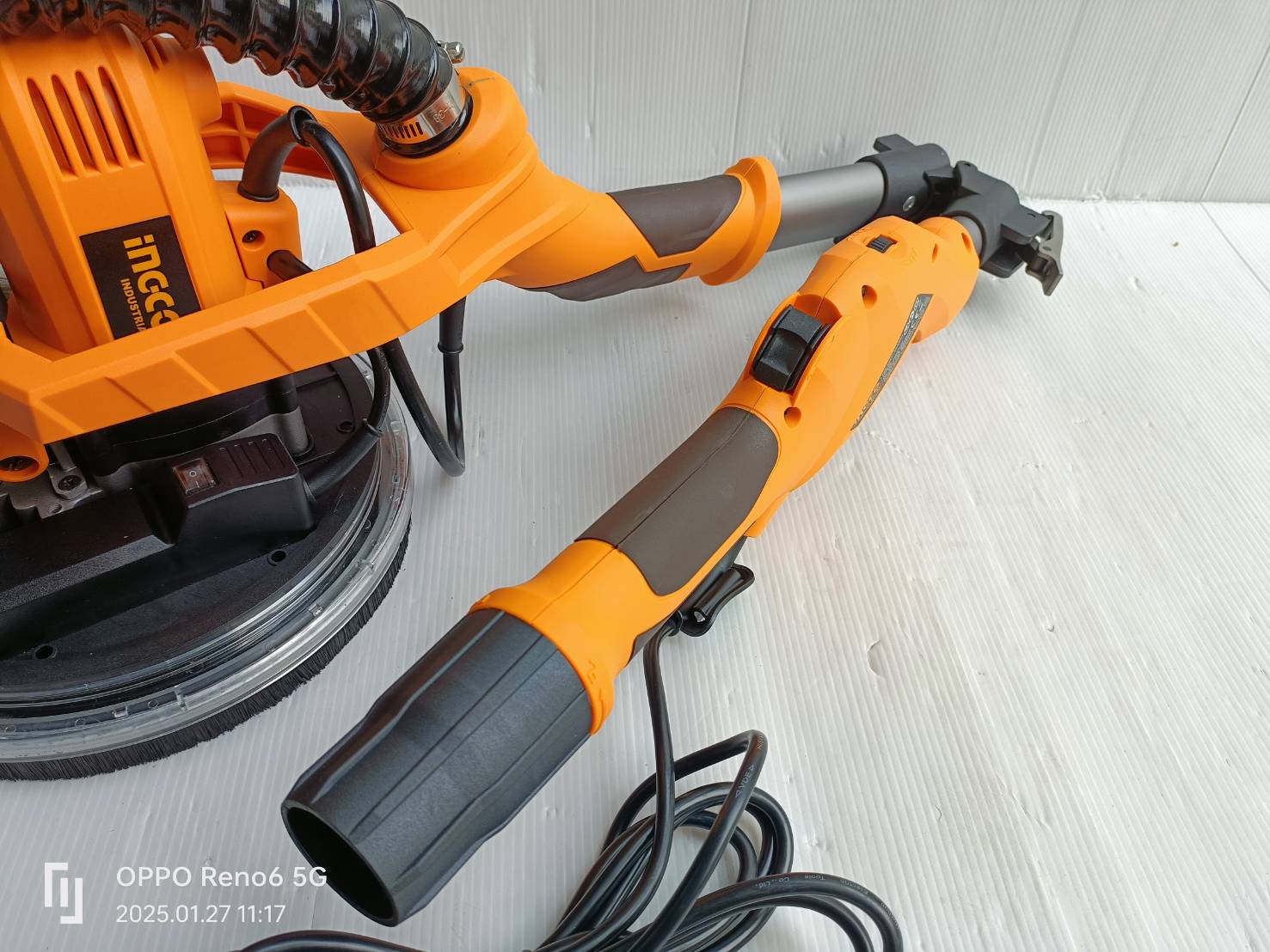 เครื่องขัดผนัง9" DWS10501 INGCO