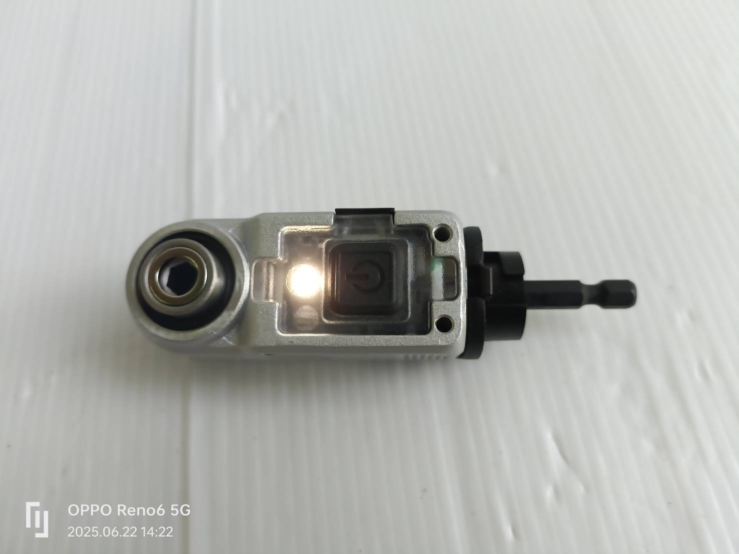 DEWALT DWALRAFT ก้านต่อไขควงมุมฉาก 90 องศา มีไฟLED ชาร์จ TYPE-C