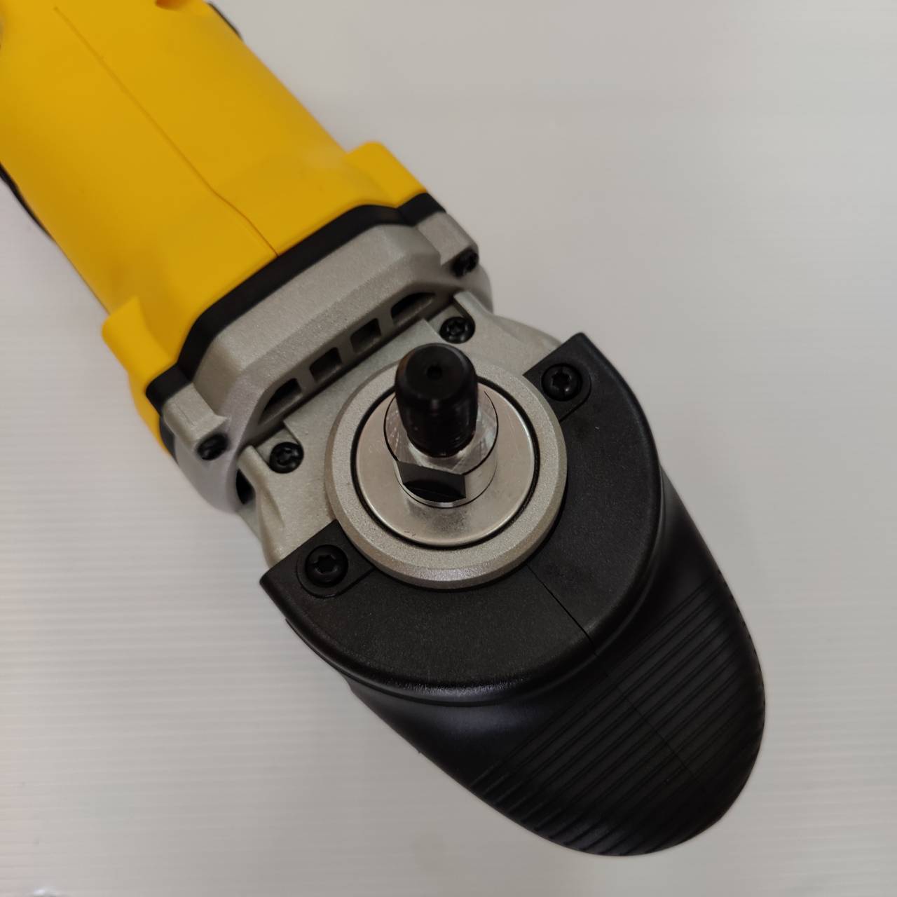 ขัดสีแบบโรตารี่7" DCM849N DEWALT