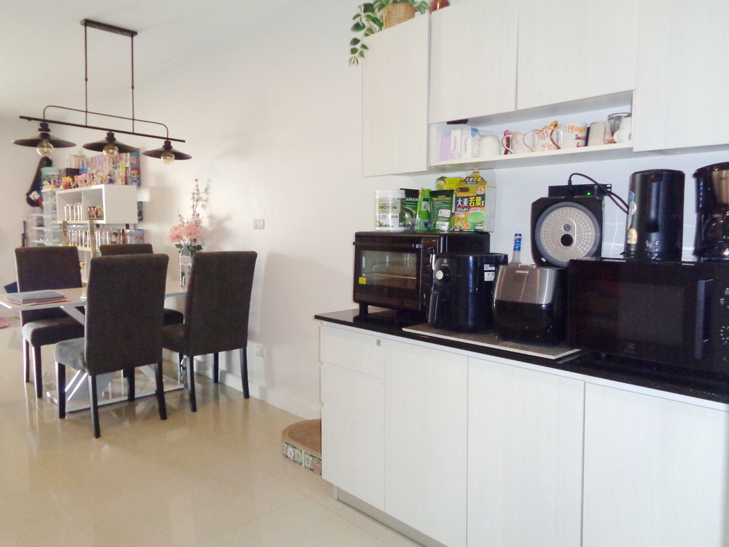 🚩H1284 ขายทาวน์โฮม แต่งสวย พร้อมอยู่ หลังมุม 22.7 ตารางวา หมู่บ้านอาร์เค พาร์ค 2 ( RK Park 2 ) ทำเลดี โครงการใหม่ ติดถนนใหญ่ เยื้องสวนสัตว์ซาฟารีเวิลด์