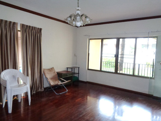 H1199 ขายบ้านเดี่ยวหลังมุม 288 ตร.วา หมู่บ้านศรีเจริญวิลล่า เทพารักษ์ โครงการติดถนนเทพารักษ์ ห่างแยกเทพารักษ์ 1.6 กม. ใกล้รถไฟฟ้า