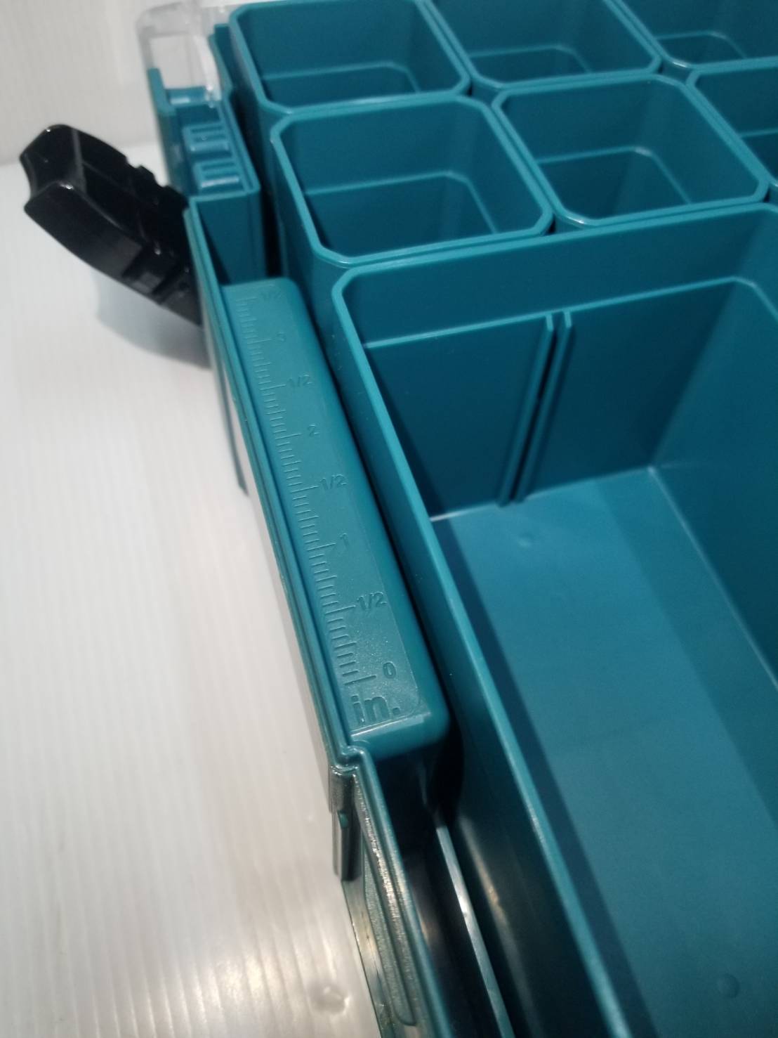 กล่องพลาสติกใส่อุปกรณ์เสริม13ช่อง MAKPAC MAKITA #191X80-2