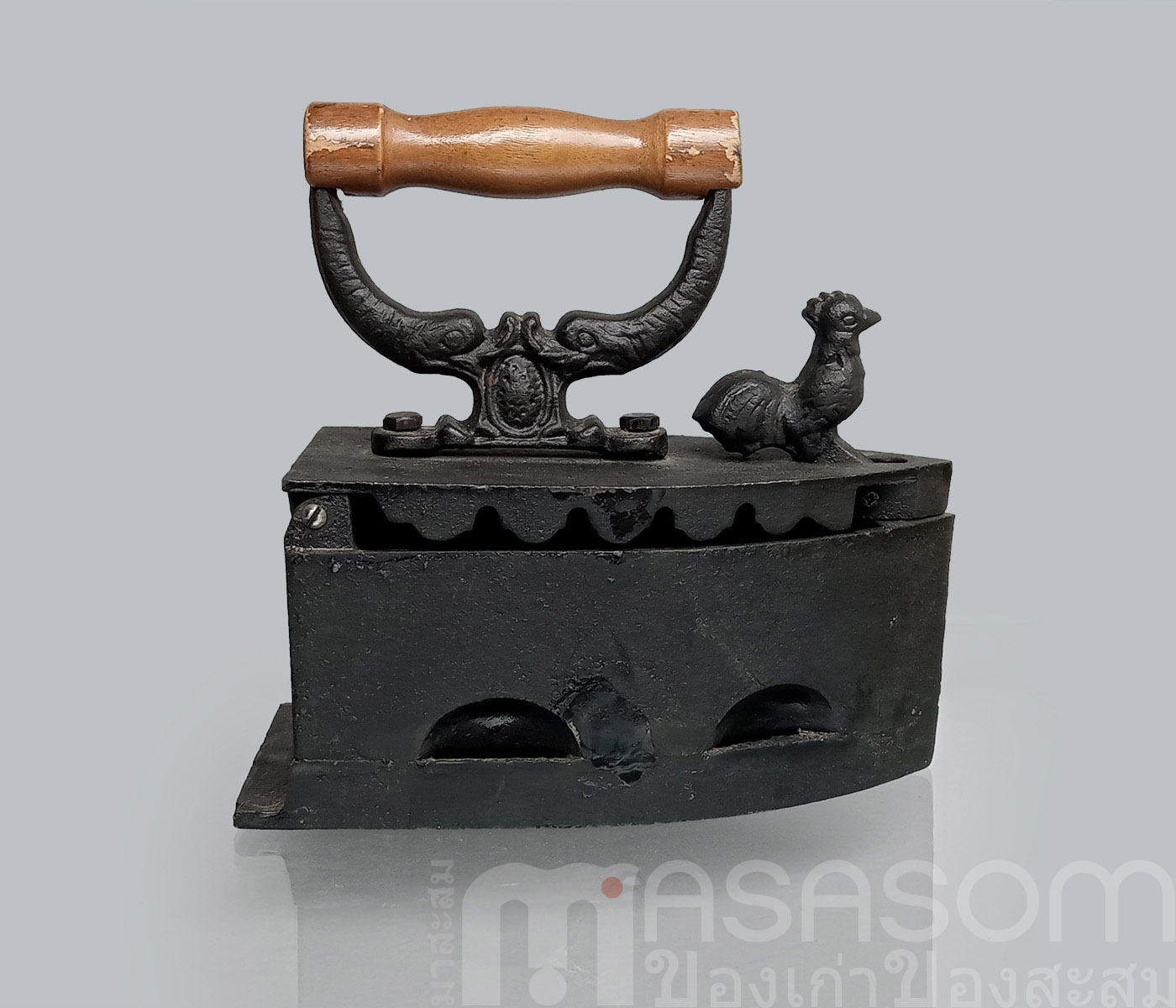 เตารีดหัวไก่เหล็กหล่อเก่ายุโรป