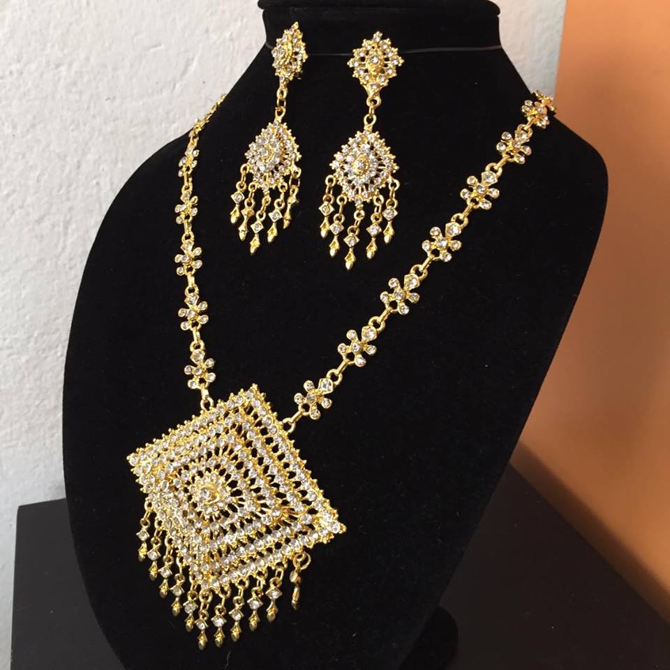 (พร้อมส่ง) เครื่องประดับไทยสร้อยคอ+ต่างหู 009