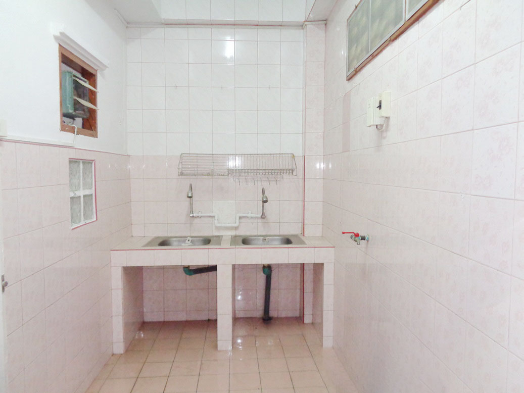 🚩H1280 ขายทาวน์เฮ้าส์ รีโนเวท หมู่บ้านเคซี รามอินทรา1 25.6 ตารางวา ซอยหทัยราษฎร์39 บ้านหลังใหญ่ พื้นที่เยอะ ใกล้สวนสัตว์เปิดซาฟารีเวิลด์ ใกล้วัดแป้นทอง 👉 2.4 ล้าน ฟรีค่าธรรมเนียมโอน