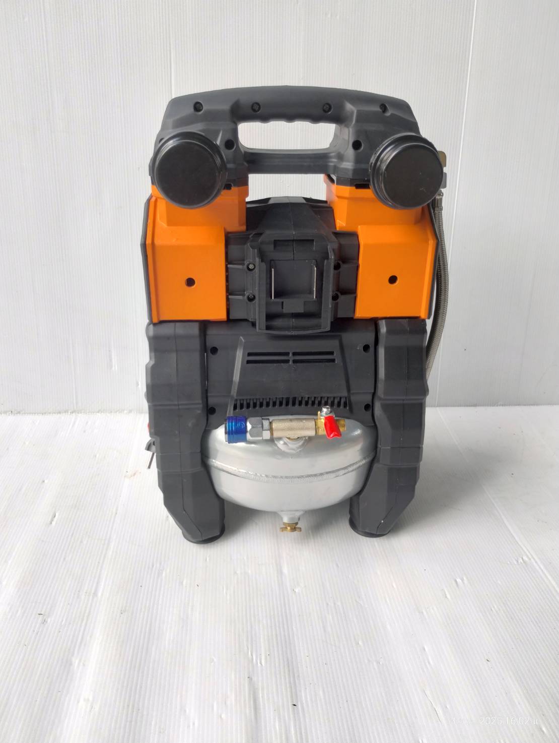 ปั้มลม5ลิตรไร้สาย ไร้แปรงถ่าน PTT-A5005BL PUMPKIN