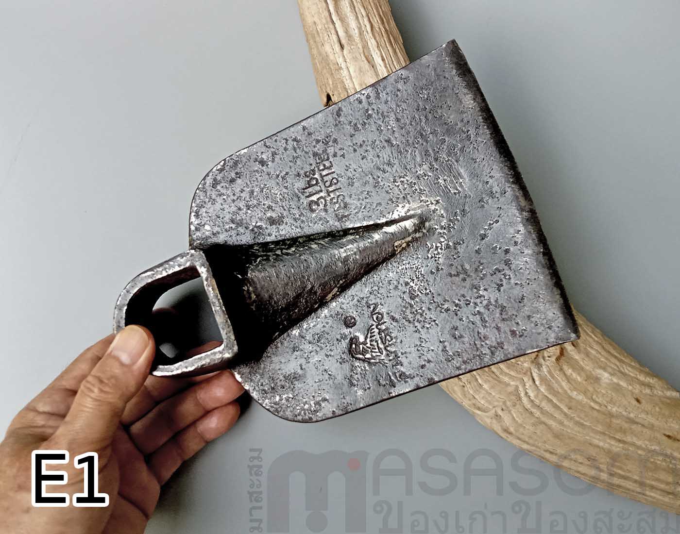 จอบเก่าตราอินทรีทอง