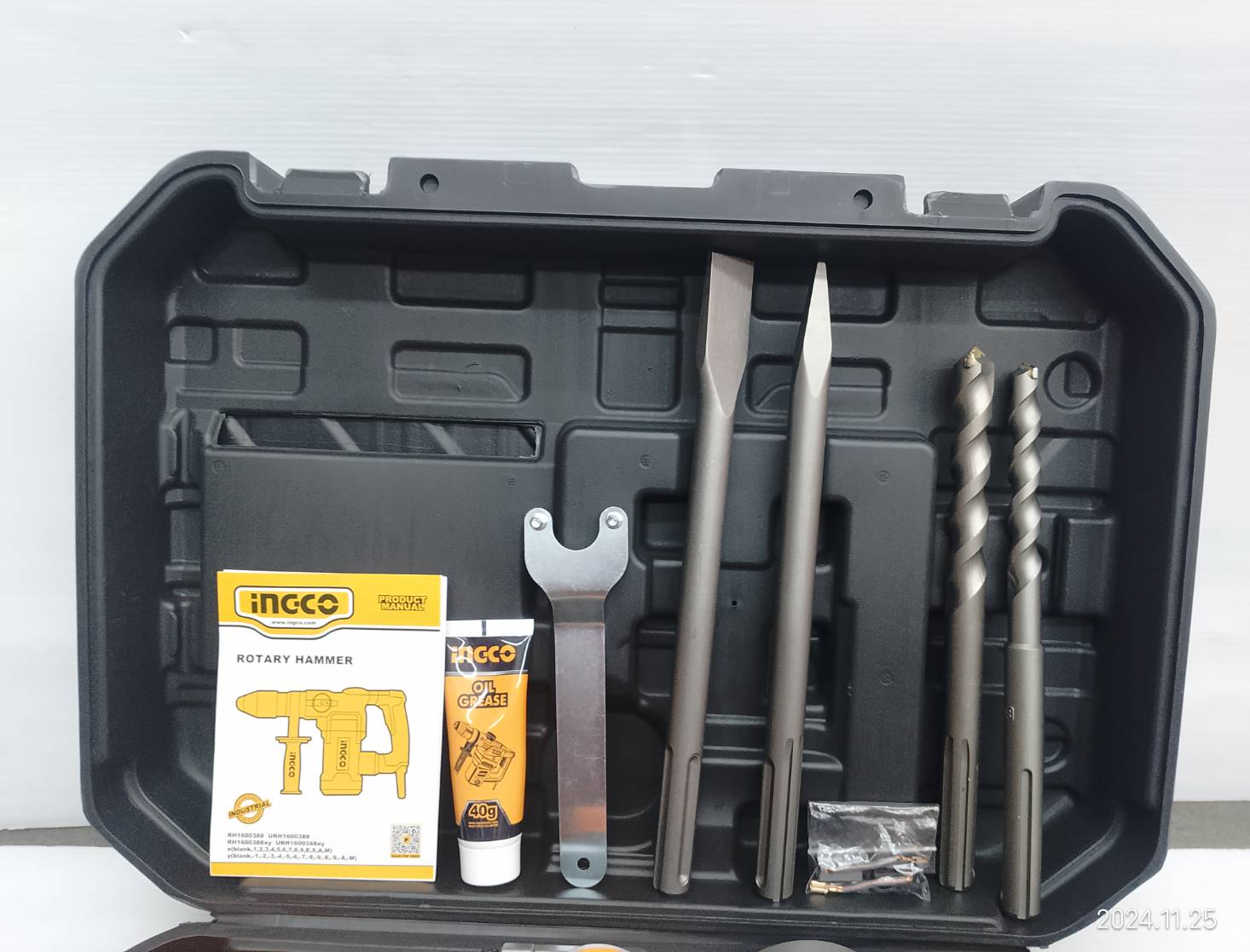 INGCO สว่านโรตารี่ 1600W Chipping Gun SDS-MAX RH1600388