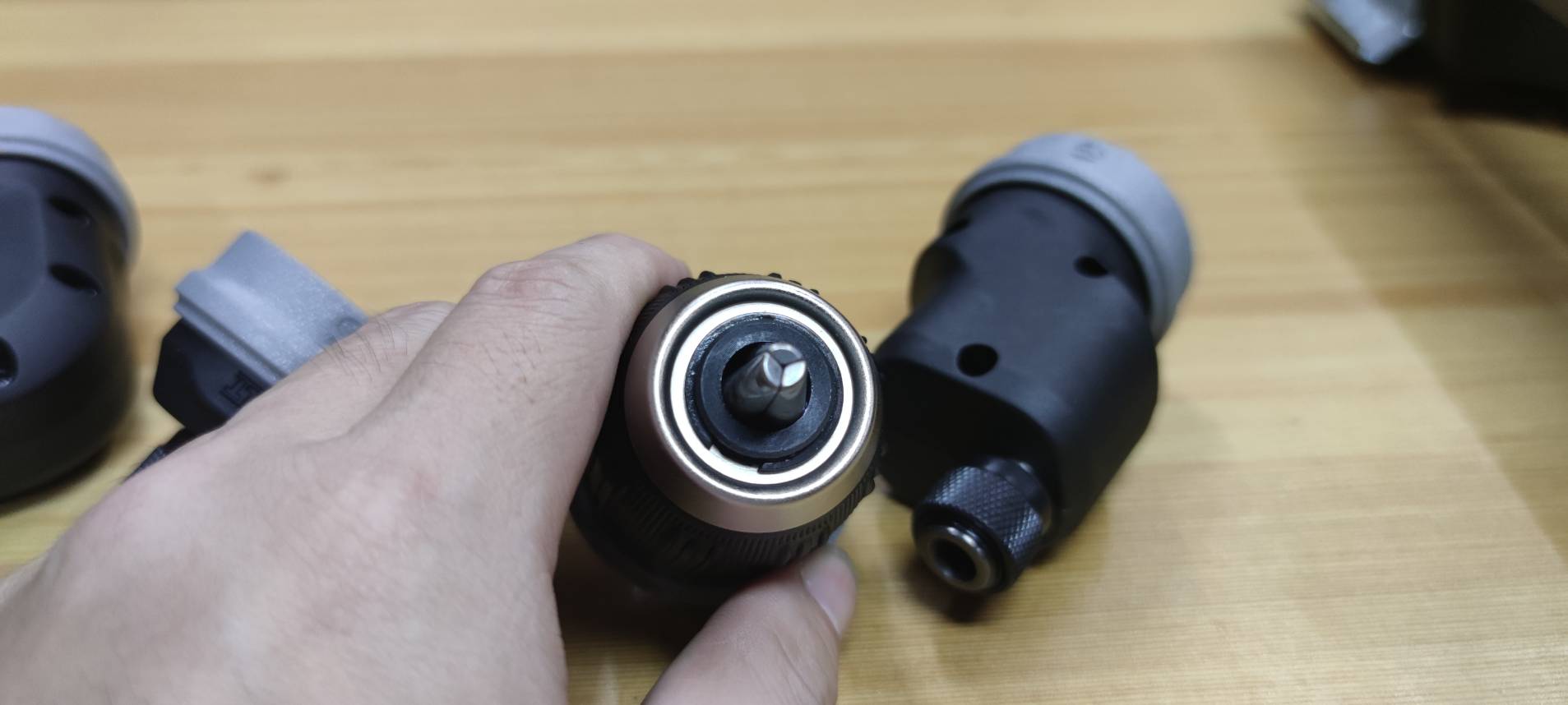 สว่านไร้สาย12V เปลี่ยนหัวได้5in1 DCD703D2 DEWALT