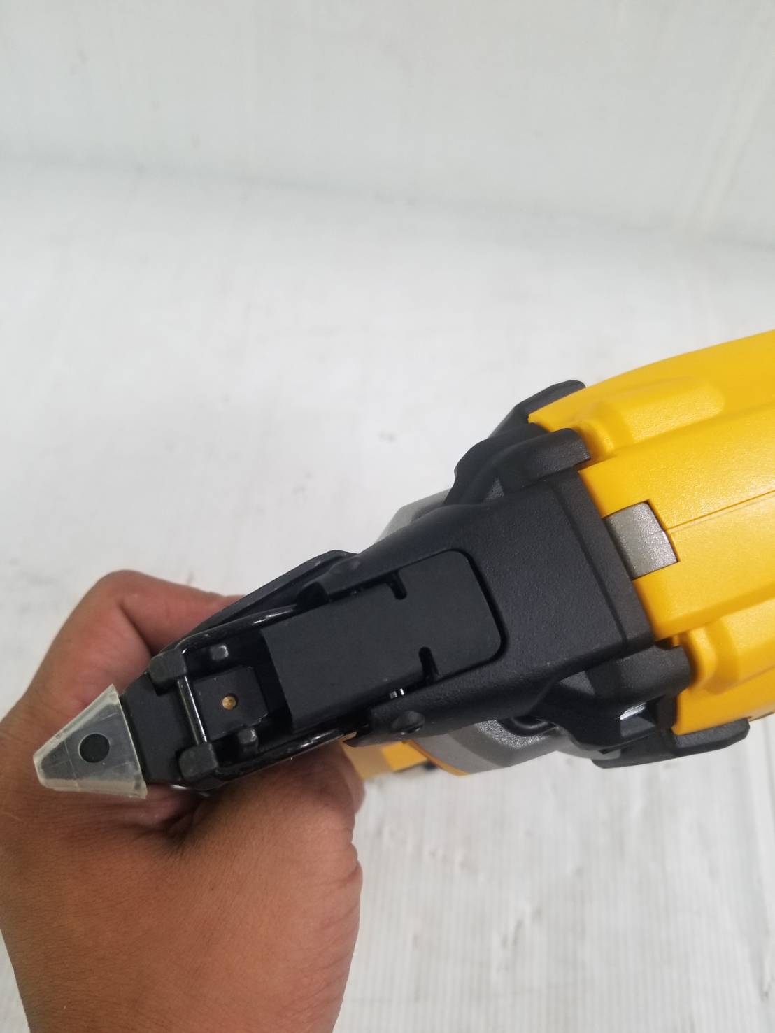 เครื่องยิงตะปู20V DCN623B DEWALT (ตะปูPIN)