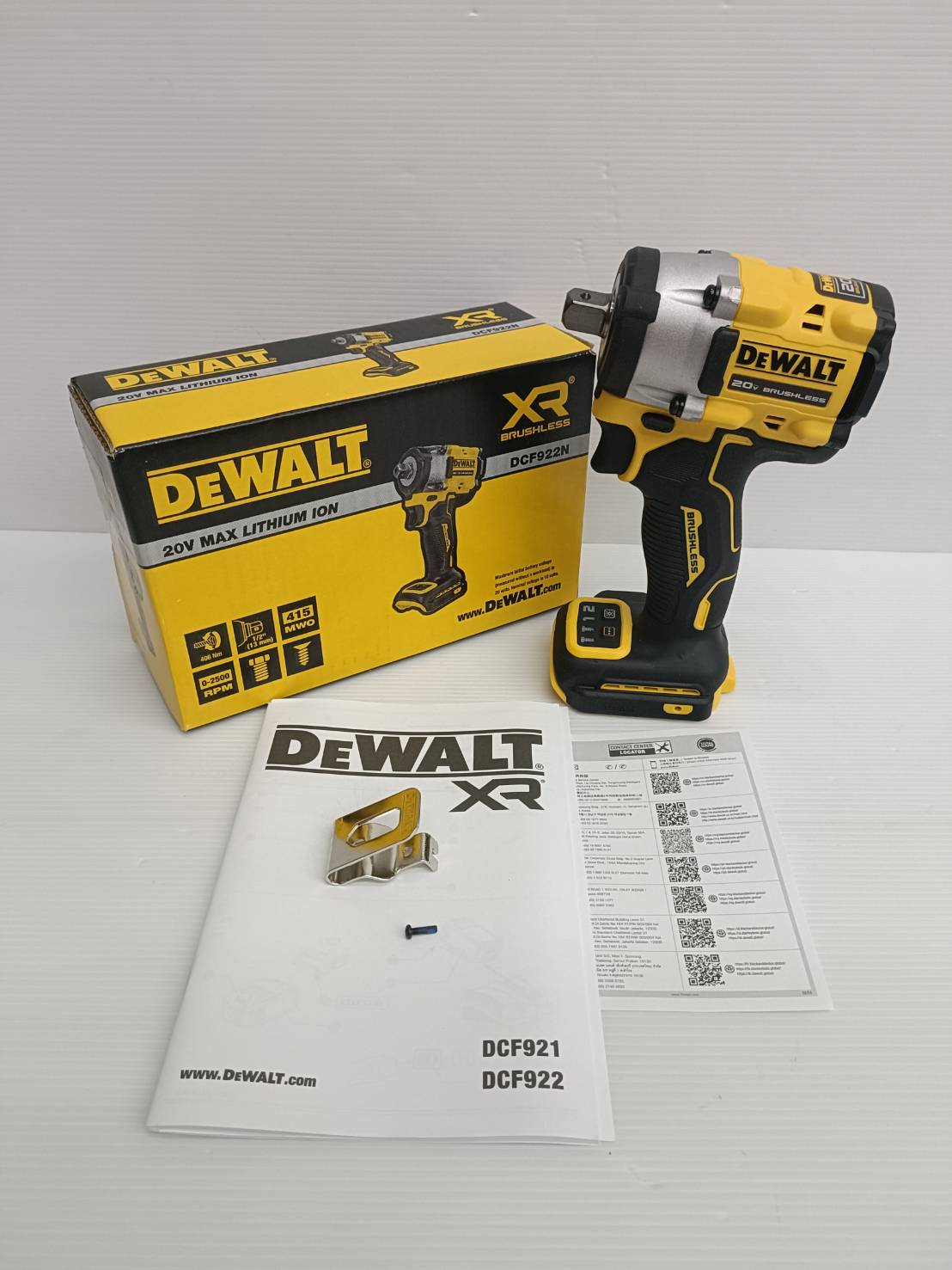 DEWALT บล็อกกระแทกไร้สาย 4 หุน 20V DCF922N-B1
