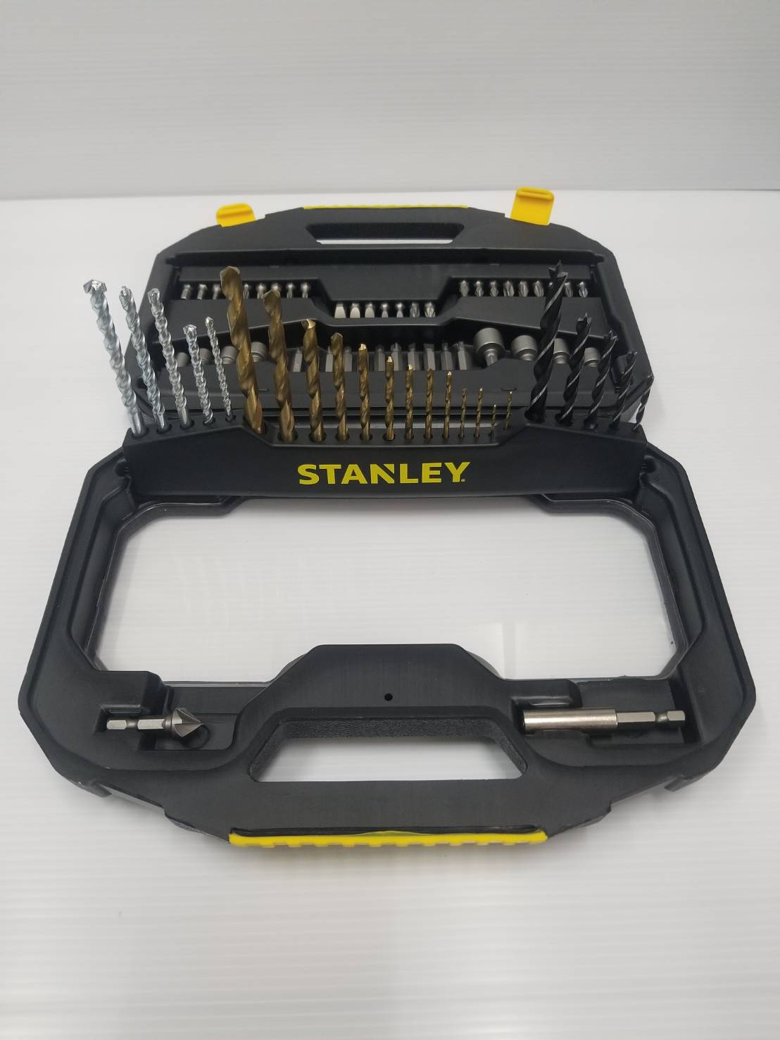 ชุดเครื่องมือ70ชิ้น STA7184-XJ STANLEY