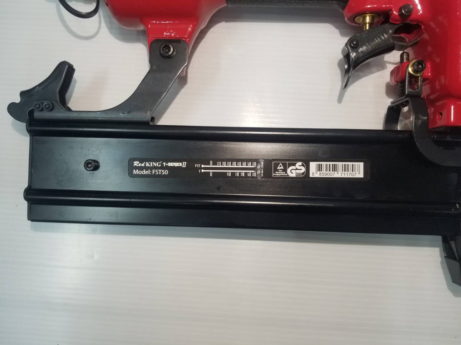 แม็กยิงตะปูลมคอนกรีต-ไม้ ขาเดี่ยว FST-50 REDKING (T SERIES) II