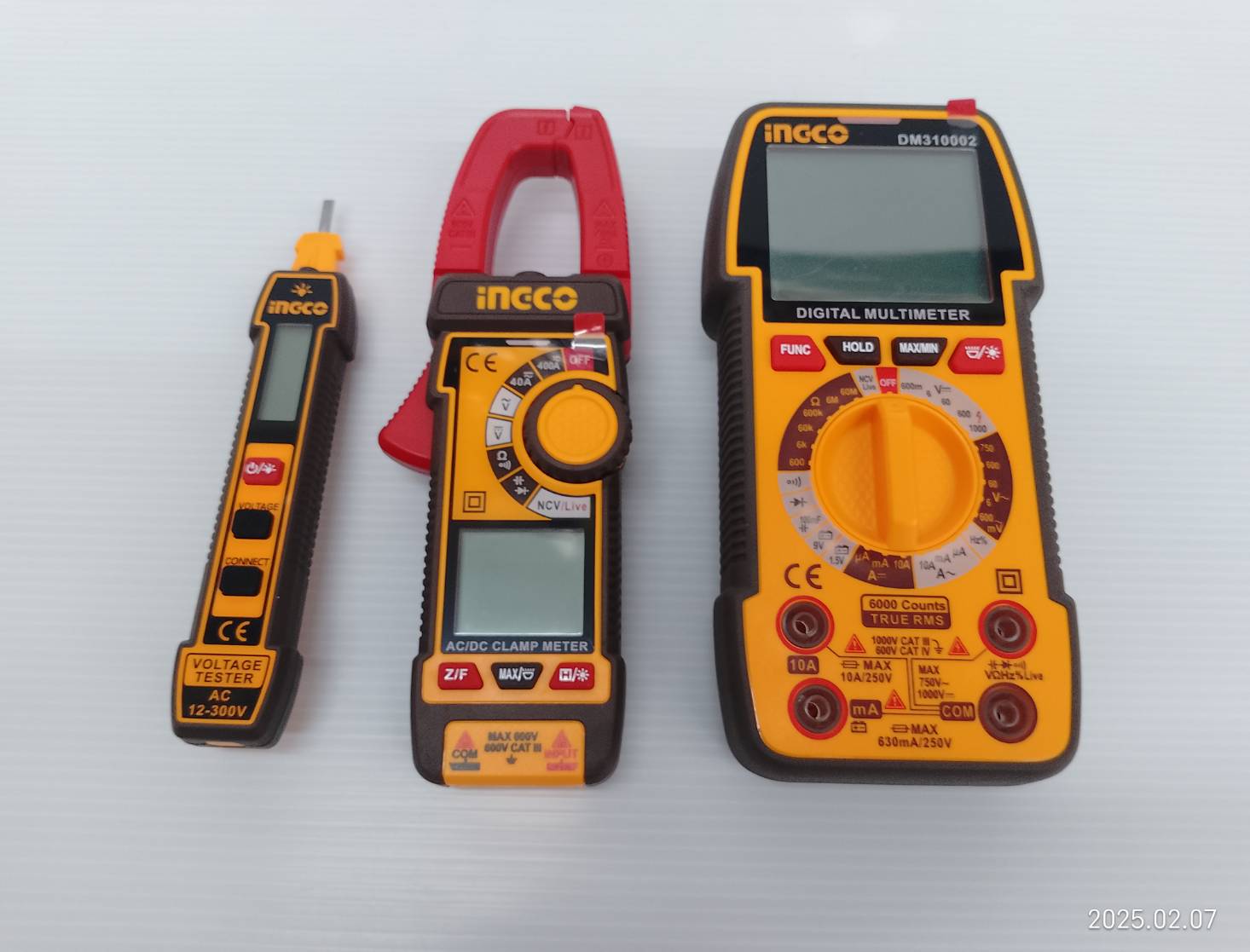 INGCO COMBO SET ชุดช่างไฟฟ้า ปากกาวัดไฟ+มัลติมิเตอร์+แคลมป์มิเตอร์ 3ตัวชุด รุ่น COS24067