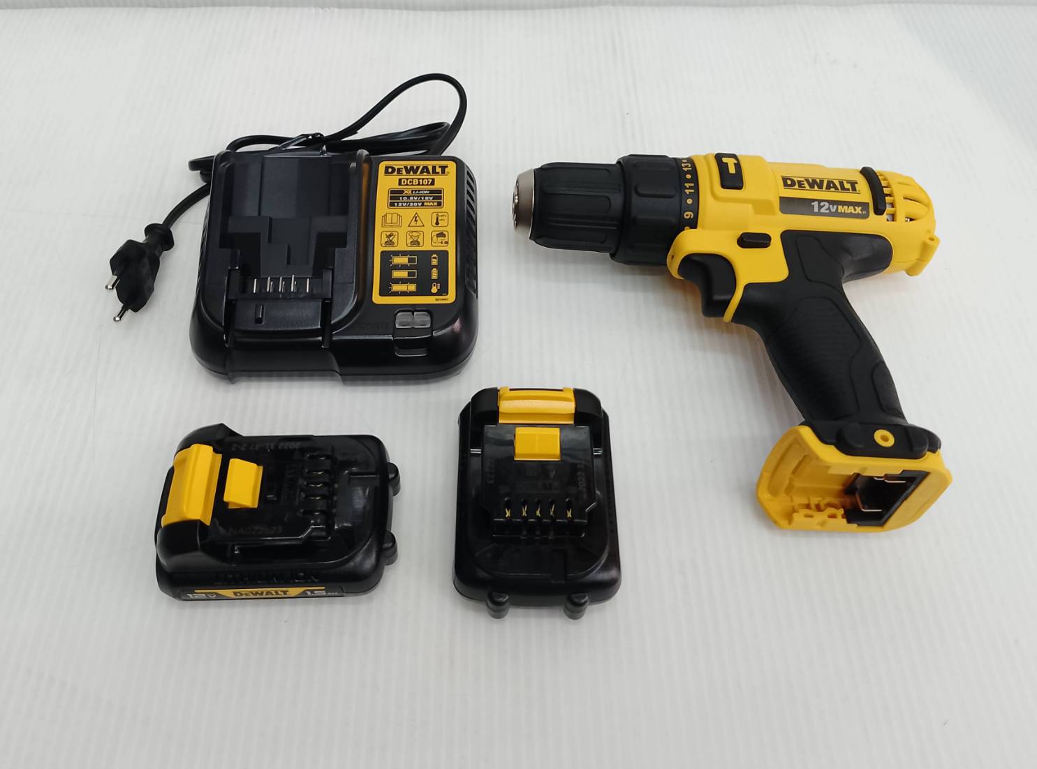 สว่านกระแทก 12V DCD716S2K DEWALT