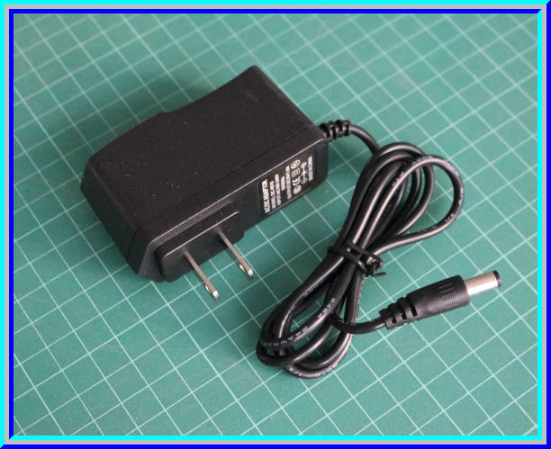 1x อะแด็ปเตอร์ 100-240VAC เป็น 5Vdc 1A (Adapter Power Supply)