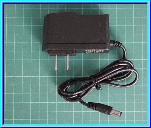 1x อะแด็ปเตอร์ 100-240VAC เป็น 5Vdc 1A (Adapter Power Supply)