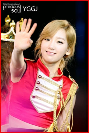 ชุดเจ้าหญิงเกิลร์เจนเนเรชั่น / ชุดนักร้องเกาหลี