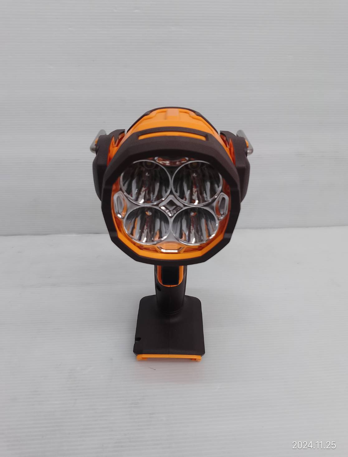 INGCO ไฟฉายLED 20V ไฟ LED 24W รุ่น CWLI2088 ( ตัวเปล่า )