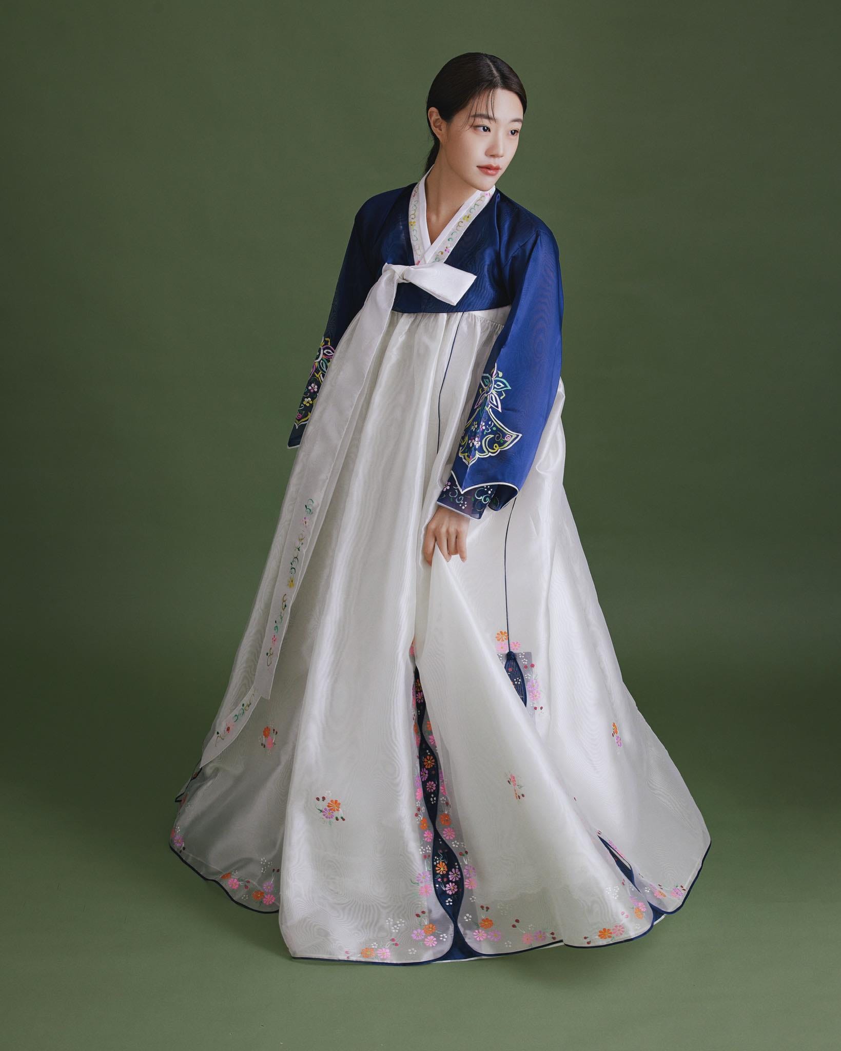 ชุดฮันบก เสื้อสีกรม(น้ำเงินเข้ม)/กระโปงสีขาวครีม(M 34นิ้ว)02