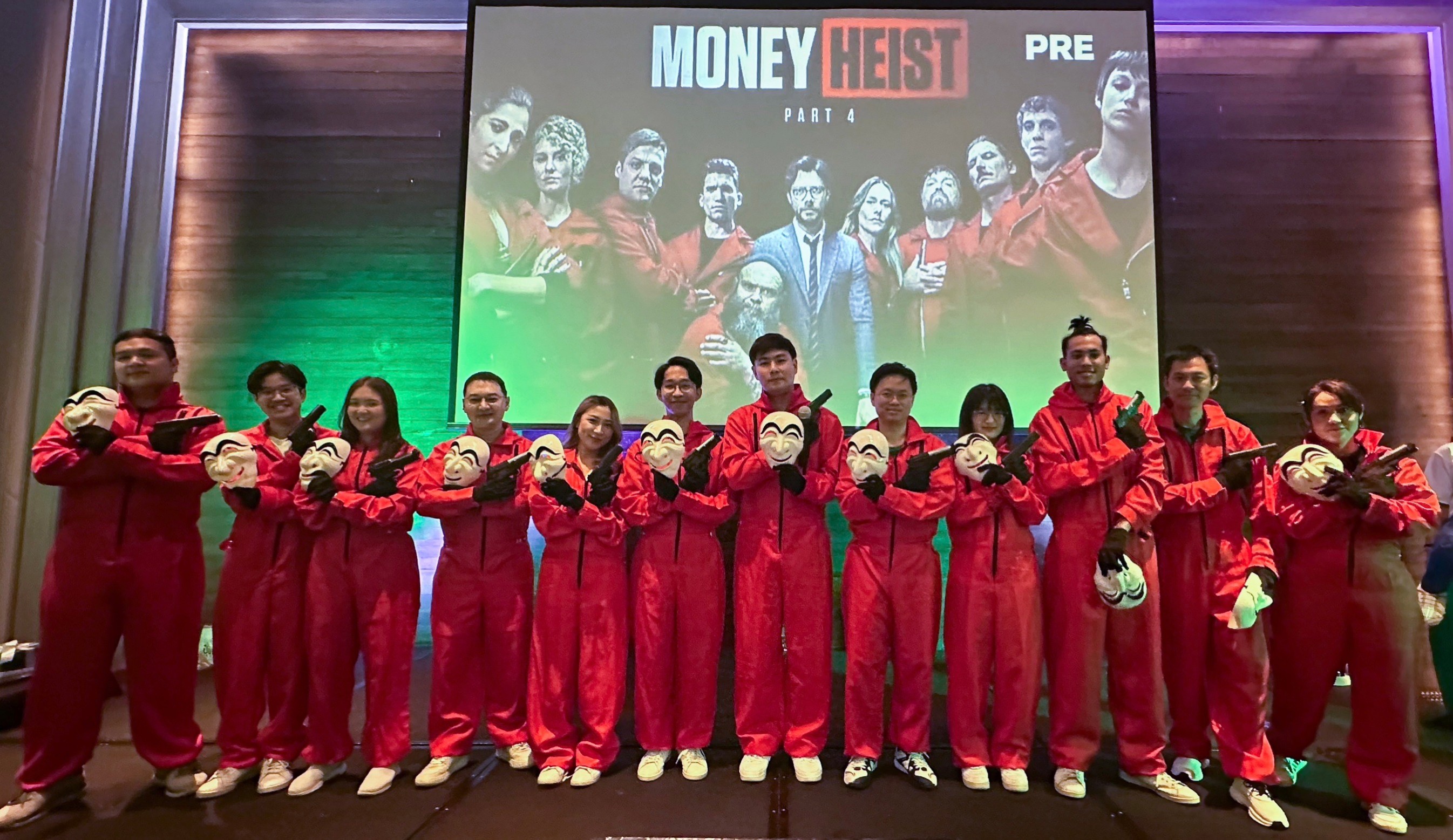 ชุดทรชนคนปล้นโลก / money heist / money heist korea