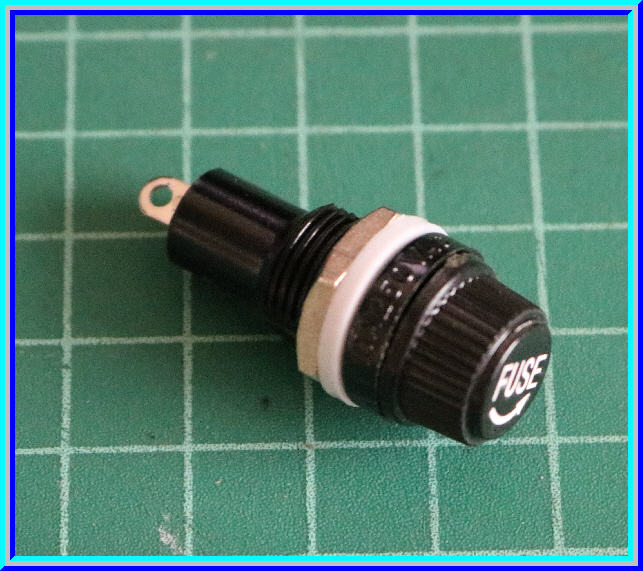 1x กระบอกฟิวส์หลอดแก้ว 5x20 มม. 10A 250V Fuse holder