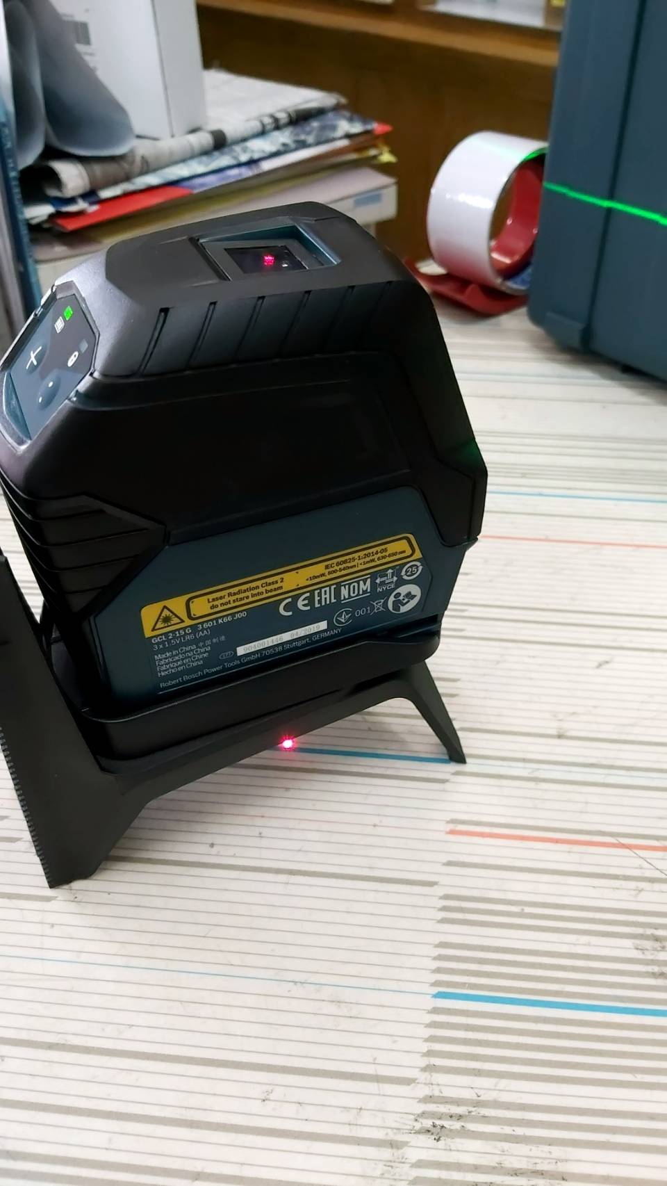 เลเซอร์กำหนดจุดและเส้น GCL2-15G BOSCH แสงสีเขียว