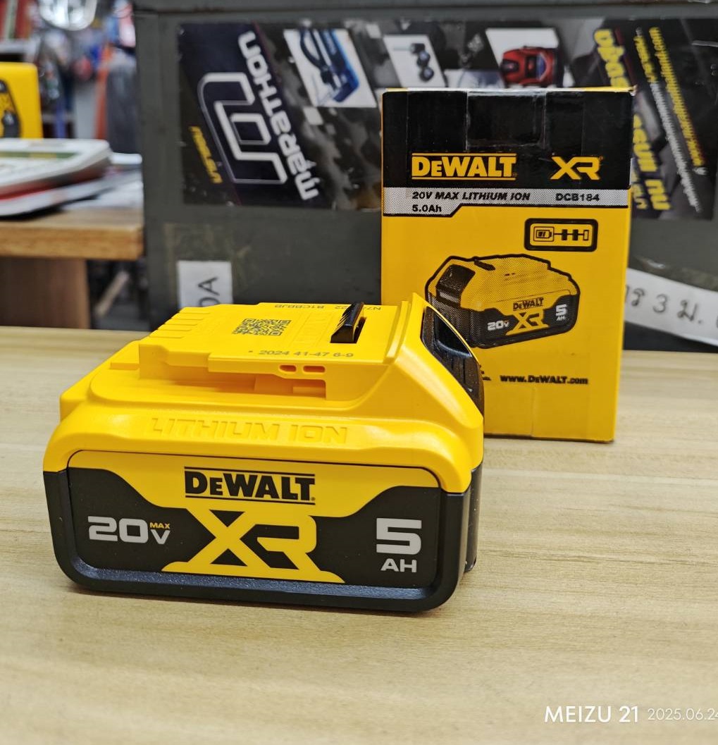 แบตเตอรี่ 20V / 5.0Ah DCB184 DEWALT
