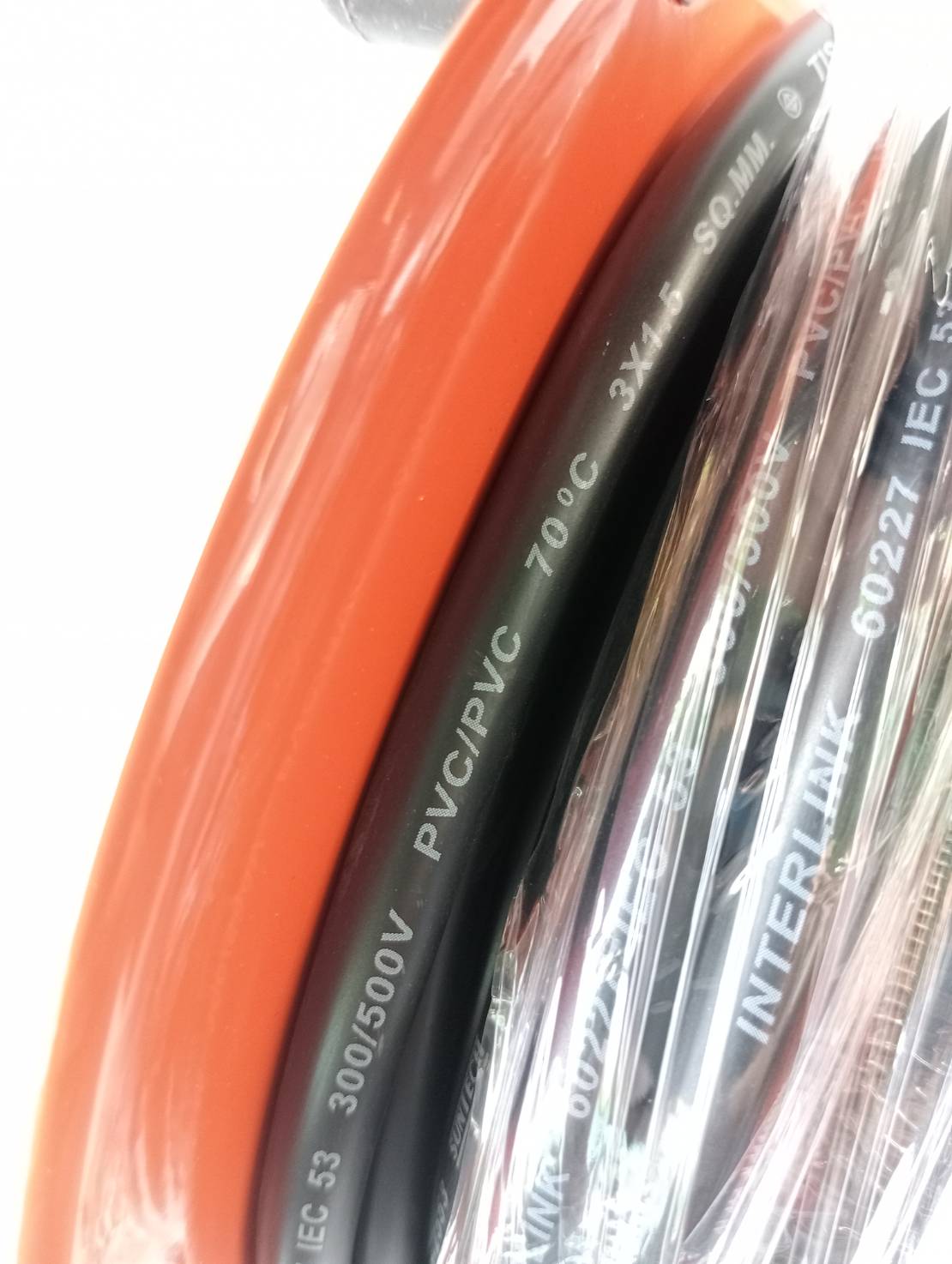 ล้อเก็บสายไฟ20เมตร 1.5sq.mm. SUNTECH SA1520