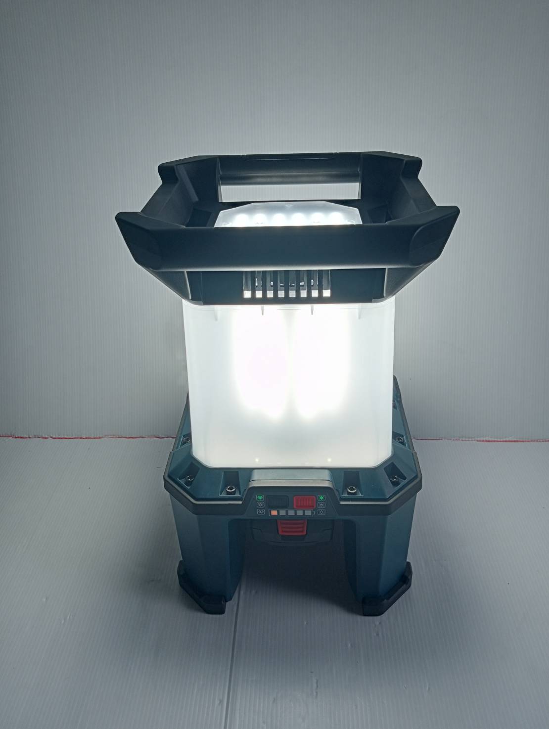 ไฟฉาย18V GLA18VH-7500 BOSCH SOLO